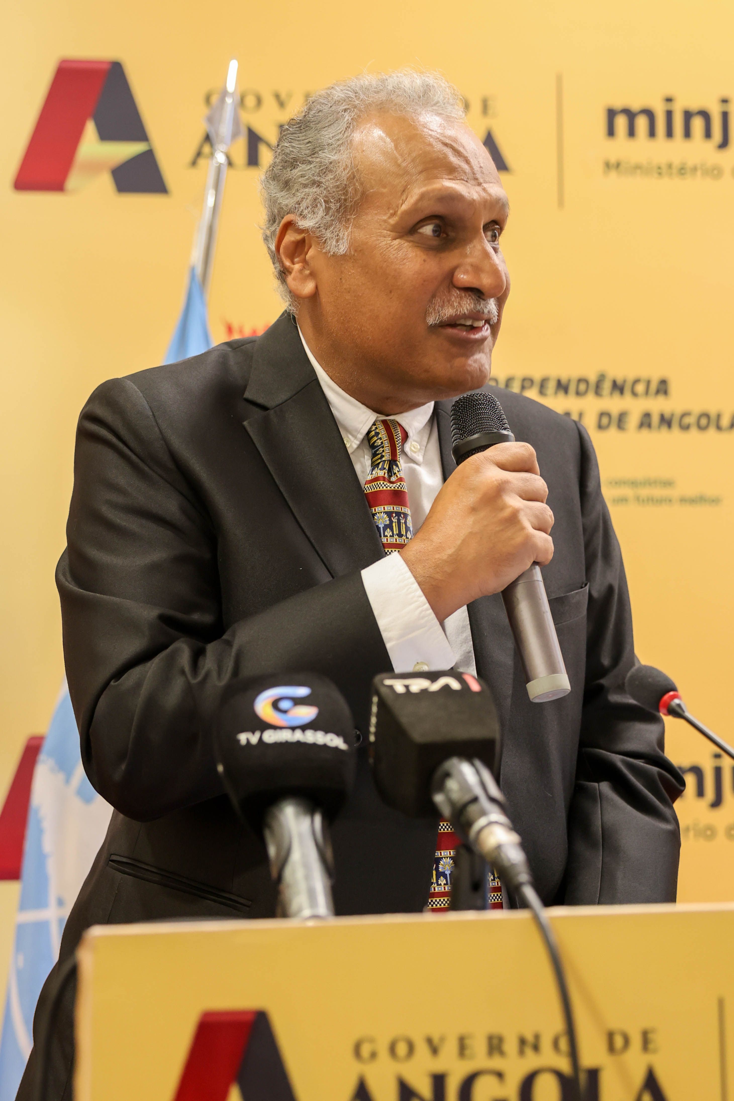 <br />
<b>Notice</b>:  Undefined index: title in <b>/home/gov/public_html/portais-governo-producao/themes/portalweb/galeria-itens.php</b> on line <b>148</b><br />
