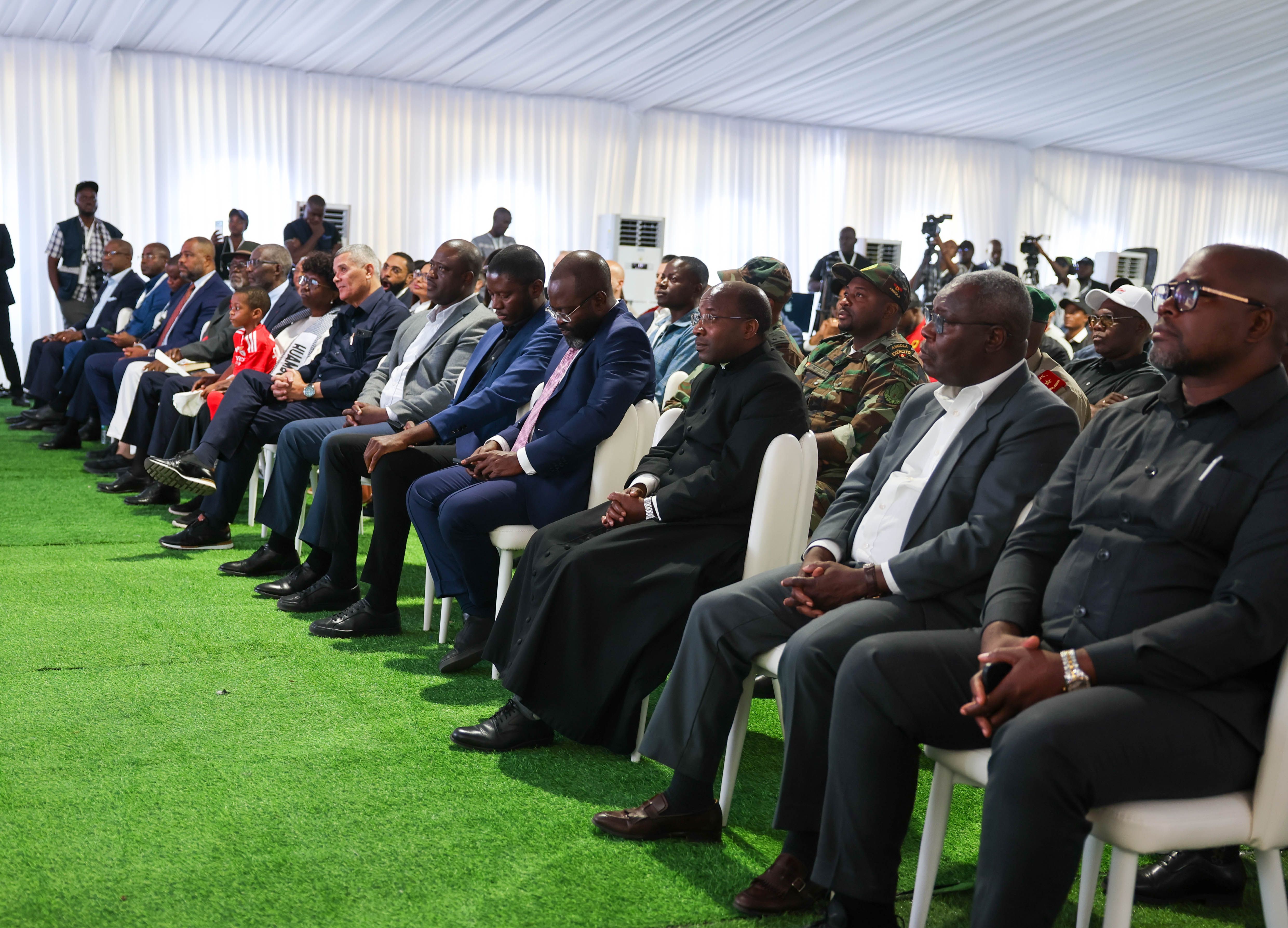 <br />
<b>Notice</b>:  Undefined index: title in <b>/home/gov/public_html/portais-governo-producao/themes/portalweb/galeria-itens.php</b> on line <b>148</b><br />
