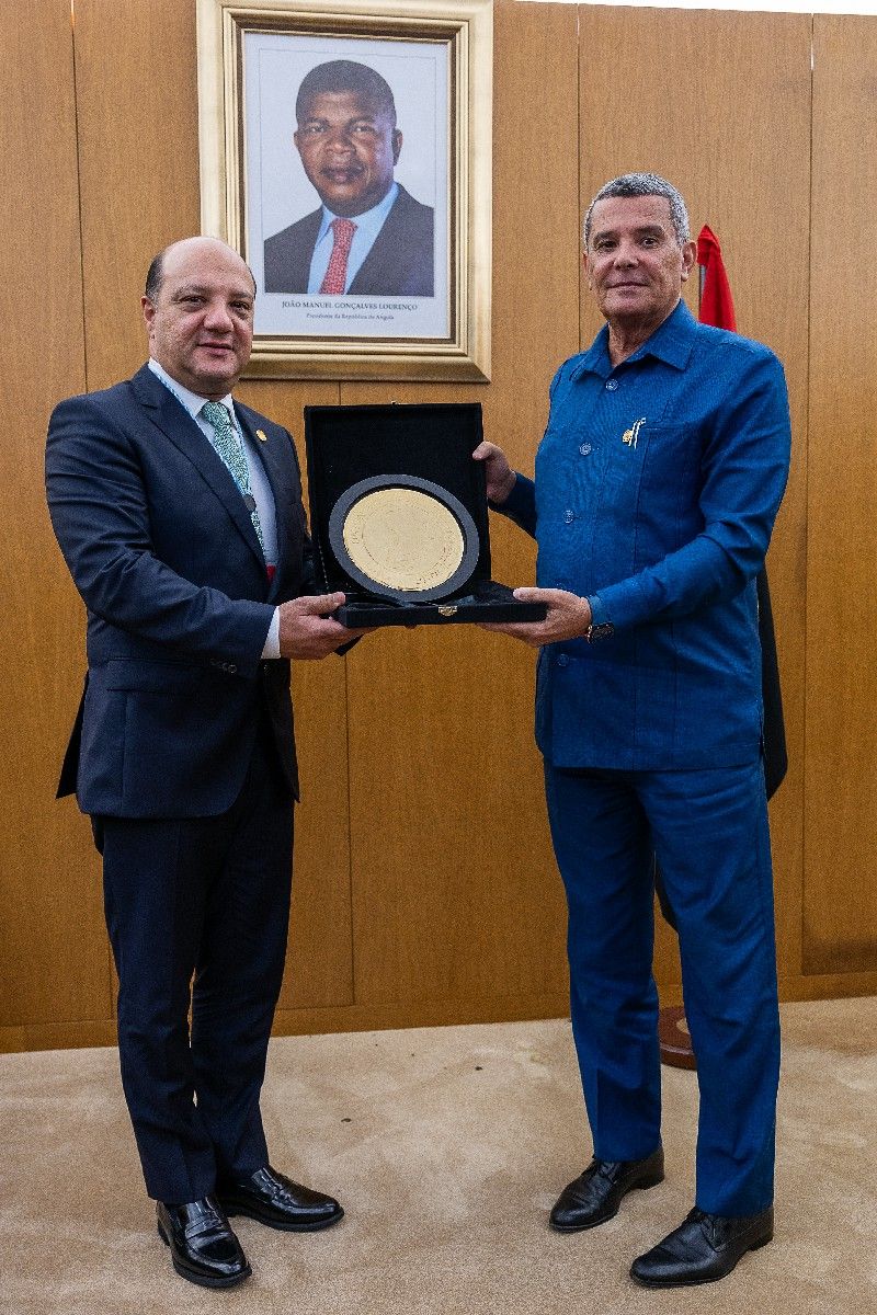<br />
<b>Notice</b>:  Undefined index: title in <b>/home/gov/public_html/portais-governo-producao/themes/portalweb/galeria-itens.php</b> on line <b>148</b><br />
