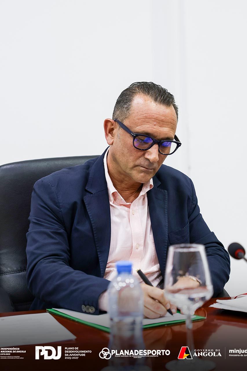 <br />
<b>Notice</b>:  Undefined index: title in <b>/home/gov/public_html/portais-governo-producao/themes/portalweb/galeria-itens.php</b> on line <b>148</b><br />
