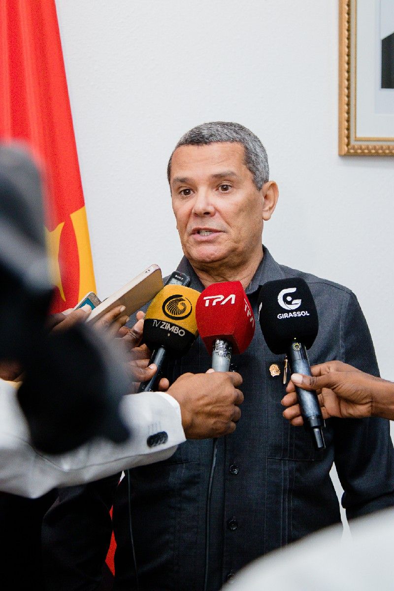 <br />
<b>Notice</b>:  Undefined index: title in <b>/home/gov/public_html/portais-governo-producao/themes/portalweb/galeria-itens.php</b> on line <b>148</b><br />
