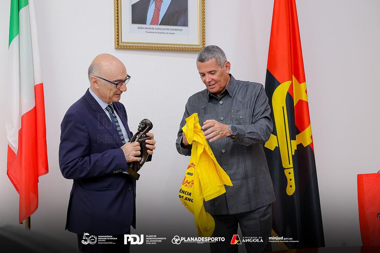 <br />
<b>Notice</b>:  Undefined index: title in <b>/home/gov/public_html/portais-governo-producao/themes/portalweb/galeria-itens.php</b> on line <b>148</b><br />
