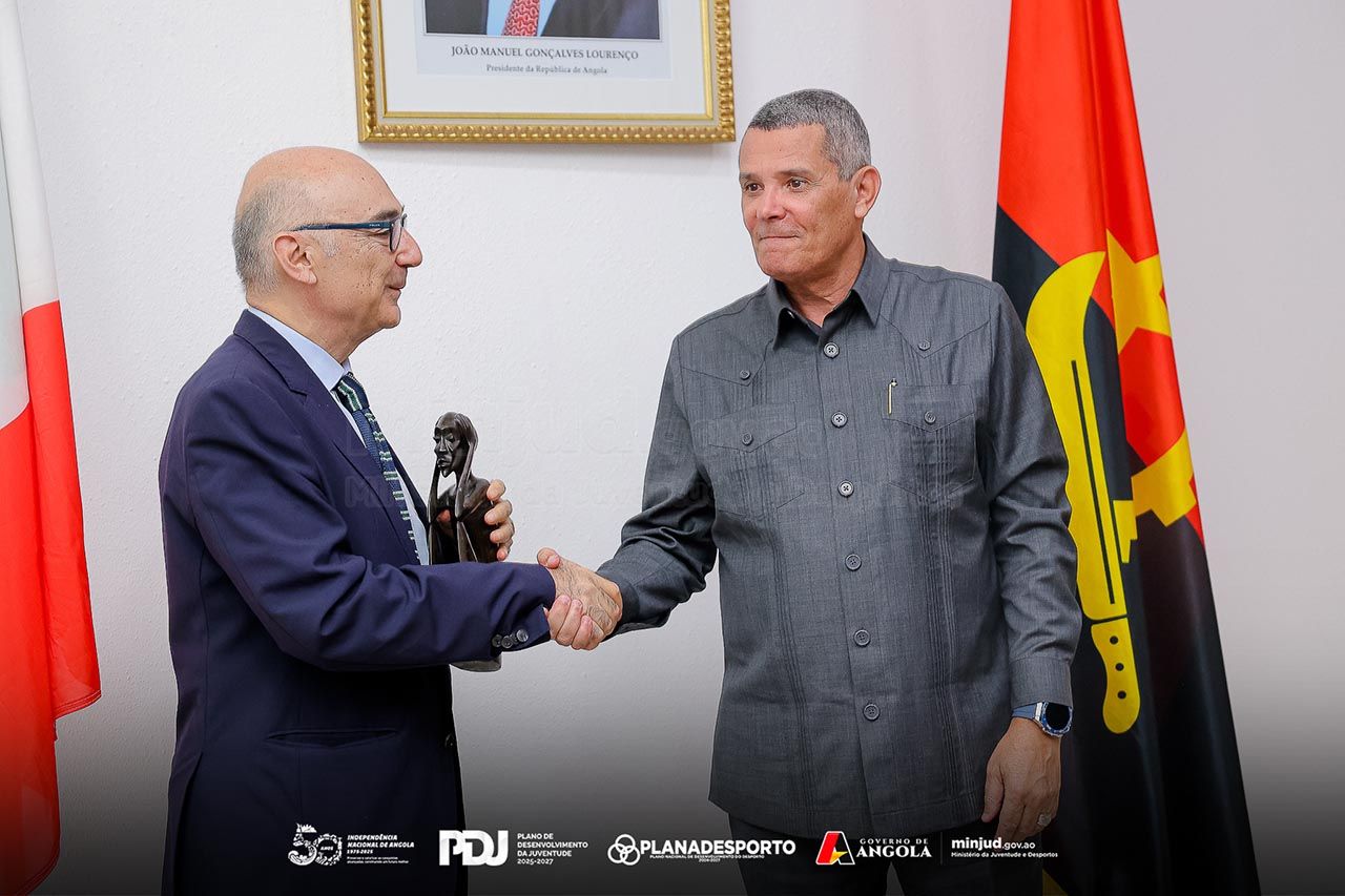 <br />
<b>Notice</b>:  Undefined index: title in <b>/home/gov/public_html/portais-governo-producao/themes/portalweb/galeria-itens.php</b> on line <b>148</b><br />
