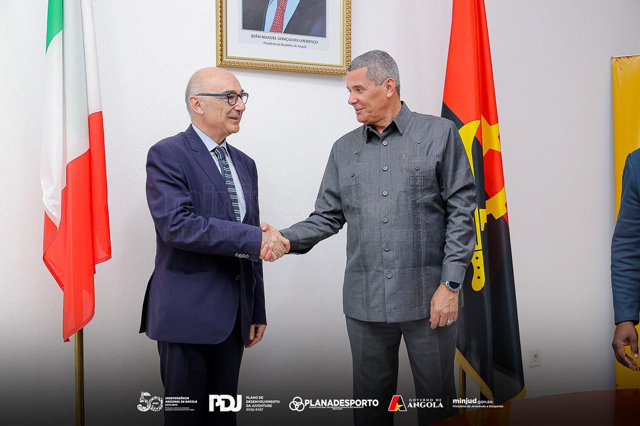 <br />
<b>Notice</b>:  Undefined index: title in <b>/home/gov/public_html/portais-governo-producao/themes/portalweb/galeria-itens.php</b> on line <b>148</b><br />
