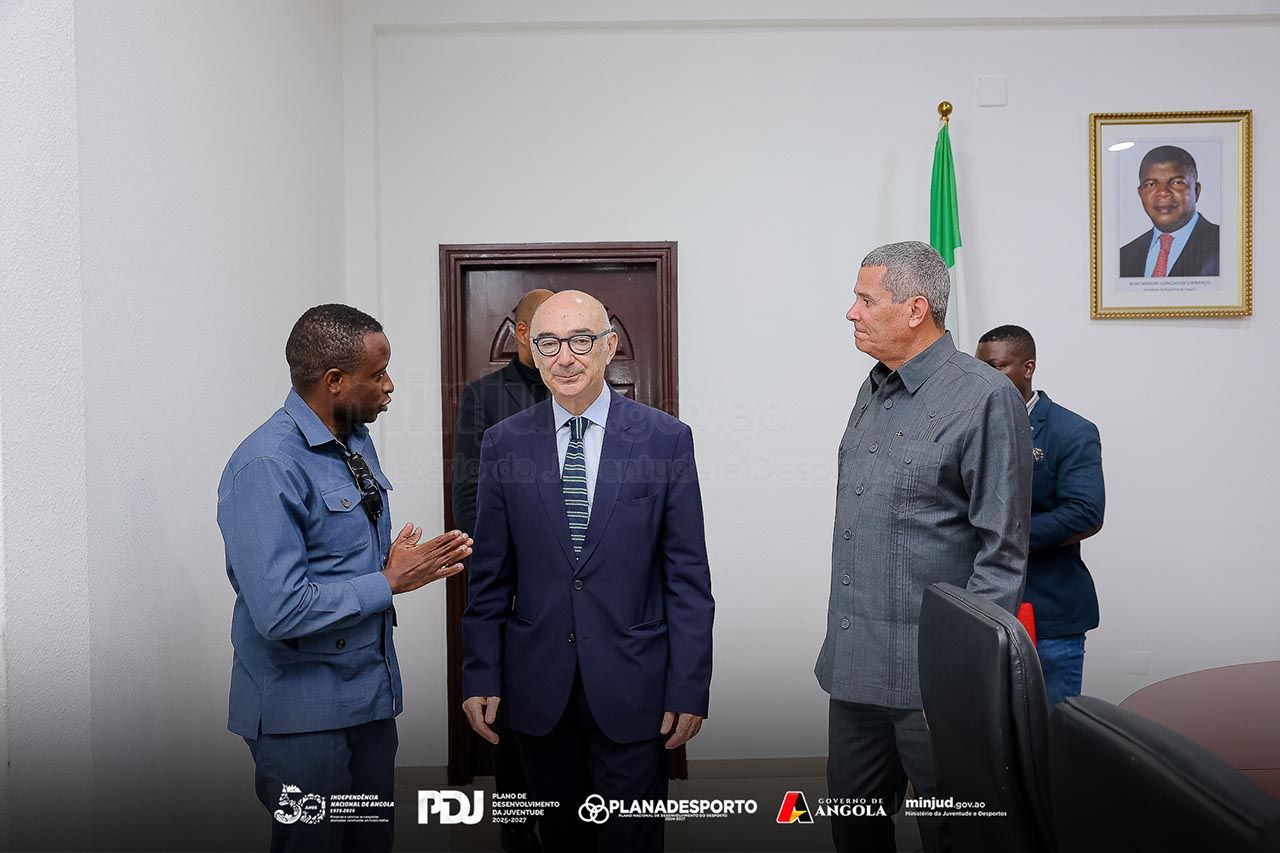 <br />
<b>Notice</b>:  Undefined index: title in <b>/home/gov/public_html/portais-governo-producao/themes/portalweb/galeria-itens.php</b> on line <b>148</b><br />
