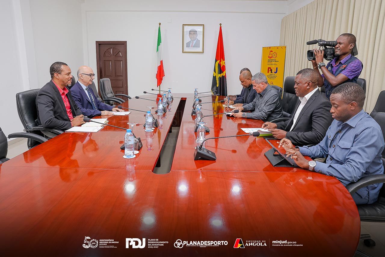 <br />
<b>Notice</b>:  Undefined index: title in <b>/home/gov/public_html/portais-governo-producao/themes/portalweb/galeria-itens.php</b> on line <b>148</b><br />
