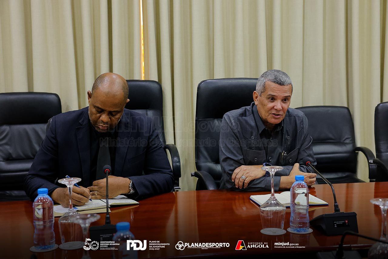 <br />
<b>Notice</b>:  Undefined index: title in <b>/home/gov/public_html/portais-governo-producao/themes/portalweb/galeria-itens.php</b> on line <b>148</b><br />
