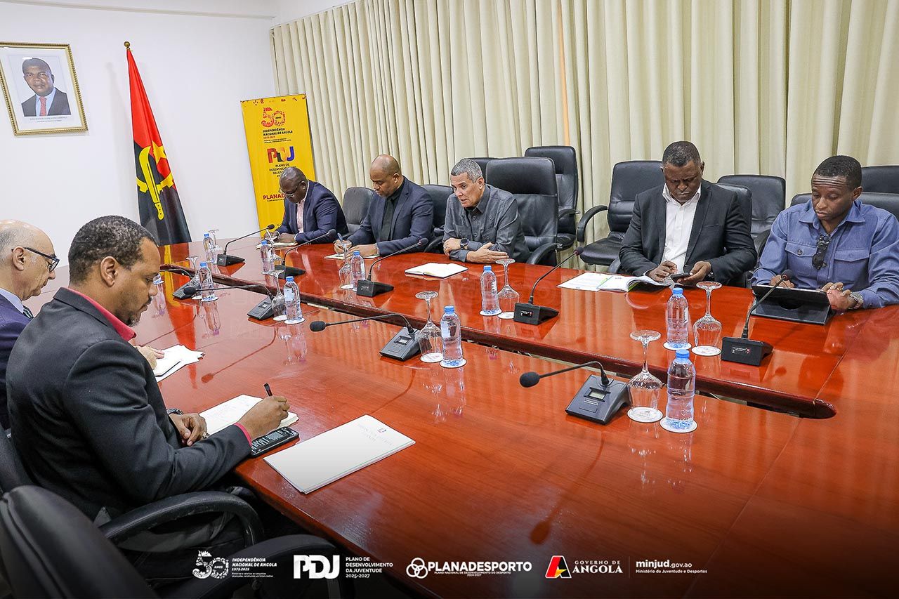 <br />
<b>Notice</b>:  Undefined index: title in <b>/home/gov/public_html/portais-governo-producao/themes/portalweb/galeria-itens.php</b> on line <b>148</b><br />
