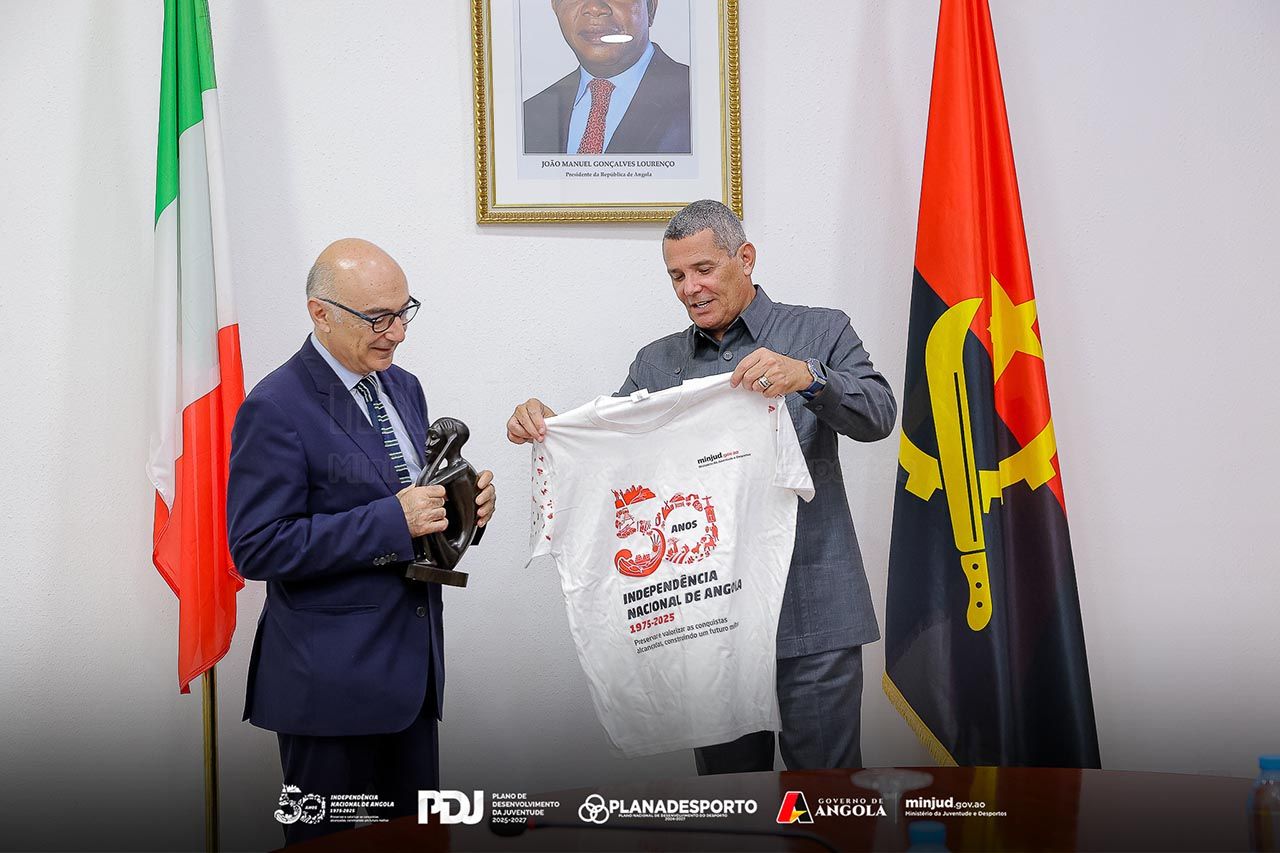 <br />
<b>Notice</b>:  Undefined index: title in <b>/home/gov/public_html/portais-governo-producao/themes/portalweb/galeria-itens.php</b> on line <b>148</b><br />
