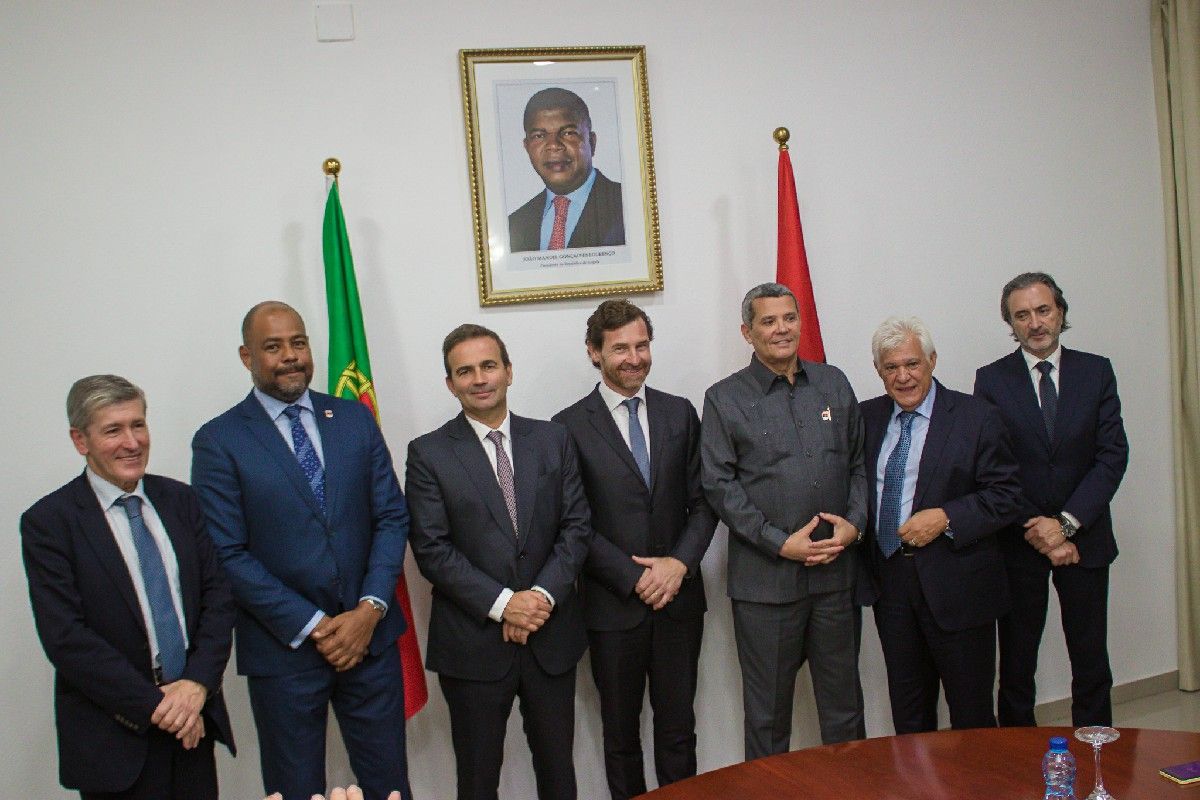 <br />
<b>Notice</b>:  Undefined index: title in <b>/home/gov/public_html/portais-governo-producao/themes/portalweb/galeria-itens.php</b> on line <b>148</b><br />
