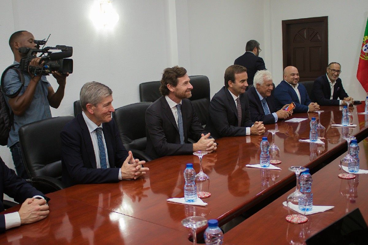 <br />
<b>Notice</b>:  Undefined index: title in <b>/home/gov/public_html/portais-governo-producao/themes/portalweb/galeria-itens.php</b> on line <b>148</b><br />

