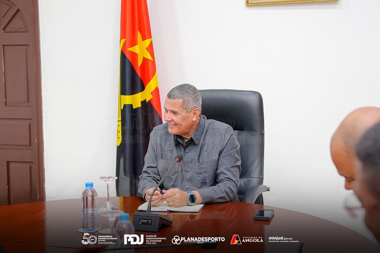 <br />
<b>Notice</b>:  Undefined index: title in <b>/home/gov/public_html/portais-governo-producao/themes/portalweb/galeria-itens.php</b> on line <b>148</b><br />
