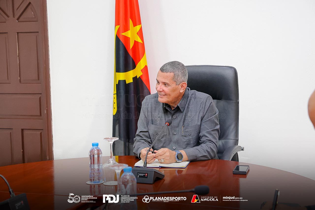 <br />
<b>Notice</b>:  Undefined index: title in <b>/home/gov/public_html/portais-governo-producao/themes/portalweb/galeria-itens.php</b> on line <b>148</b><br />
