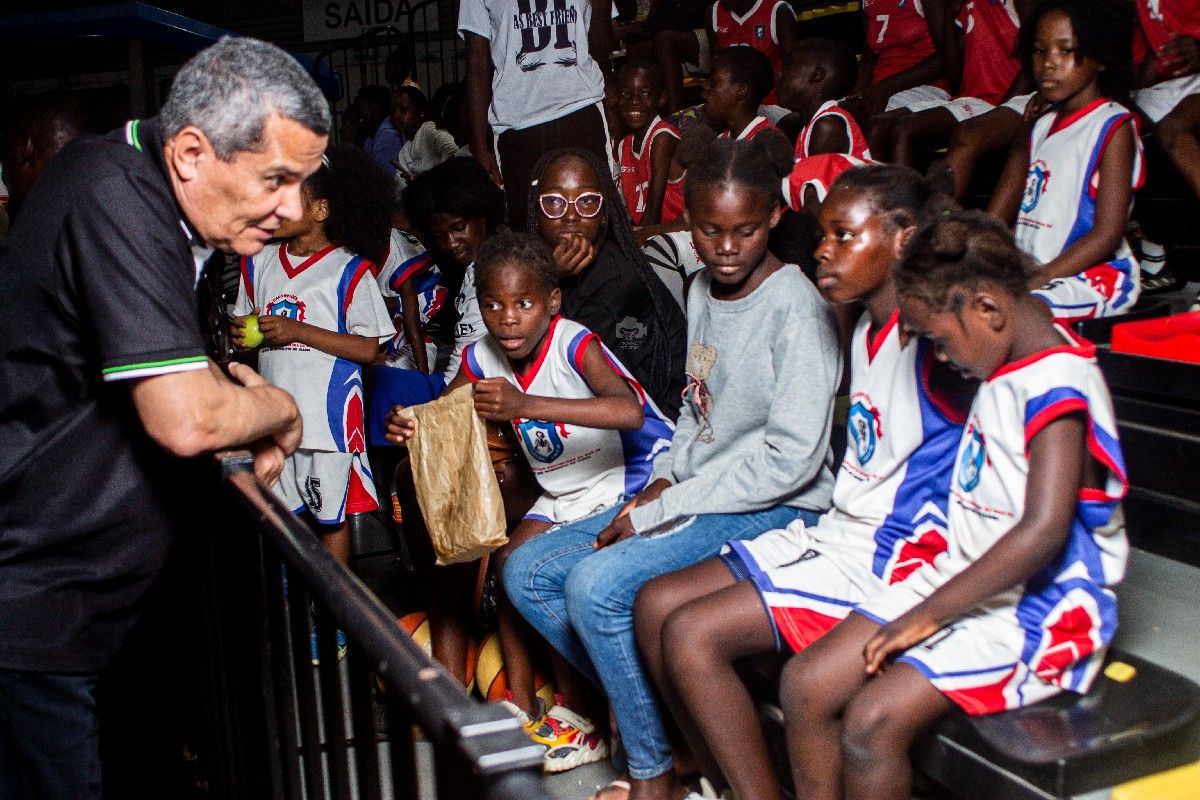 Jogos Estrelinhas Kandengues Arena Kilamba