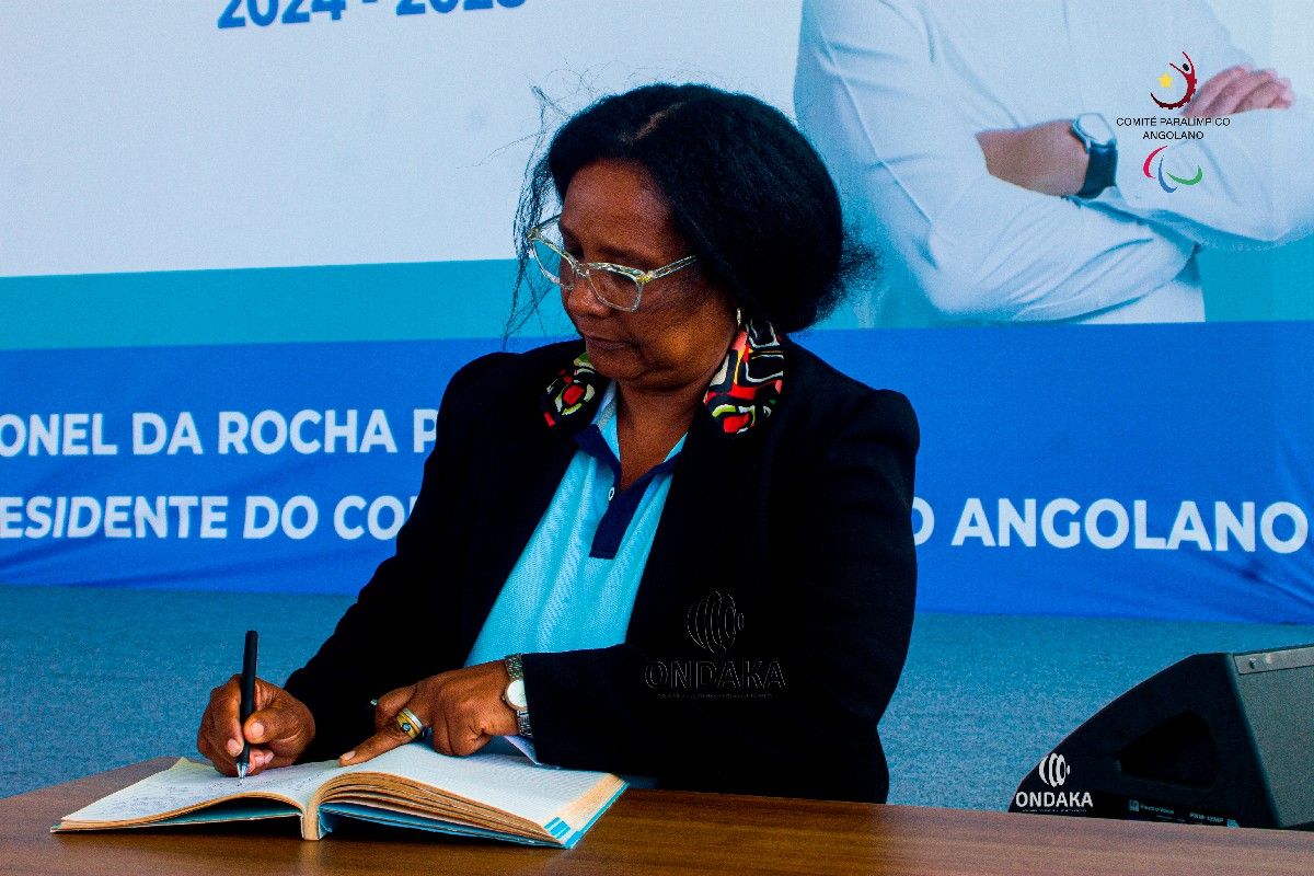 <br />
<b>Notice</b>:  Undefined index: title in <b>/home/gov/public_html/portais-governo-producao/themes/portalweb/galeria-itens.php</b> on line <b>148</b><br />
